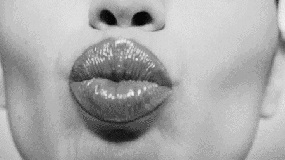 alloicimaman gif bisous